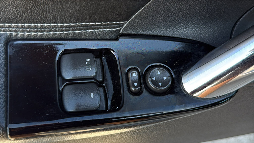 Used 2008 Saturn Sky Red Line RWD image 19