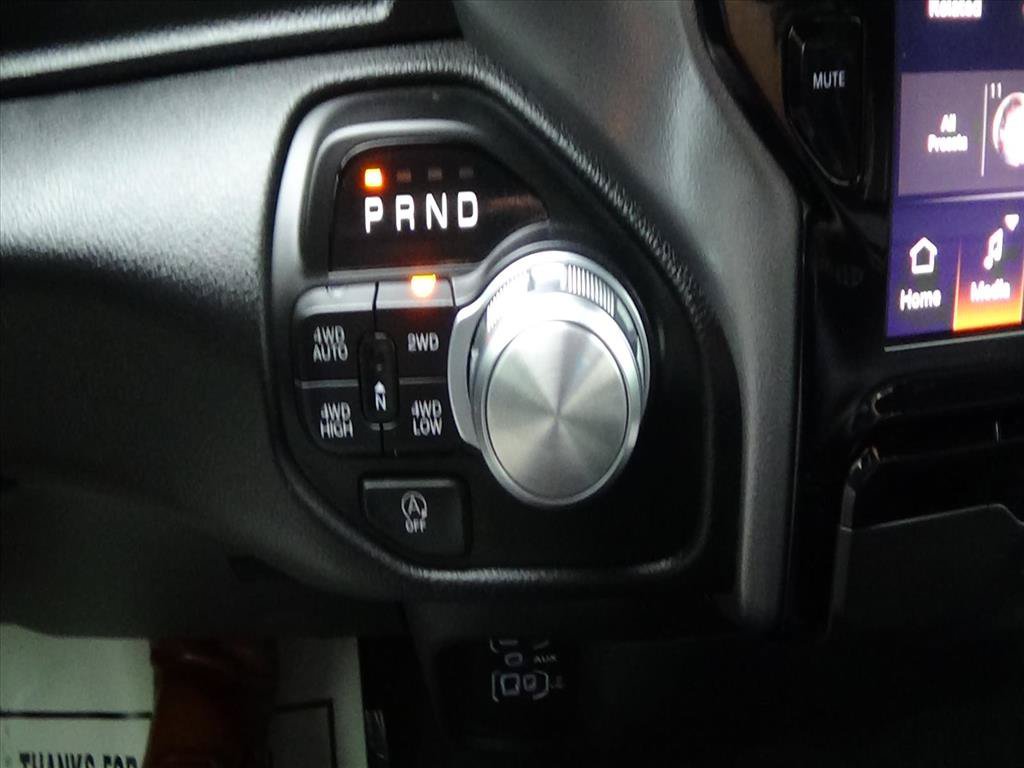 Used 2025 RAM 1500 Laramie AWD/4WD image 25