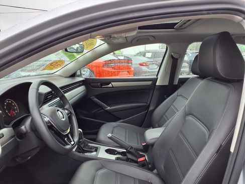 Used 2021 Volkswagen Passat 2.0T SE image 8