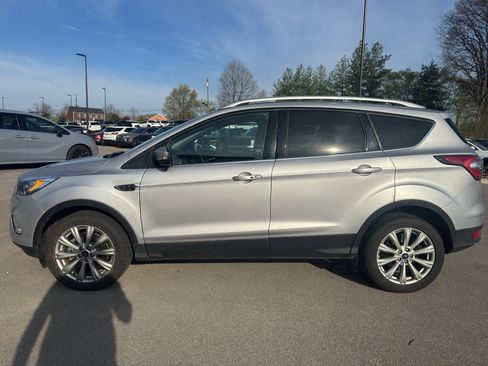 Used 2017 Ford Escape Titanium image 4