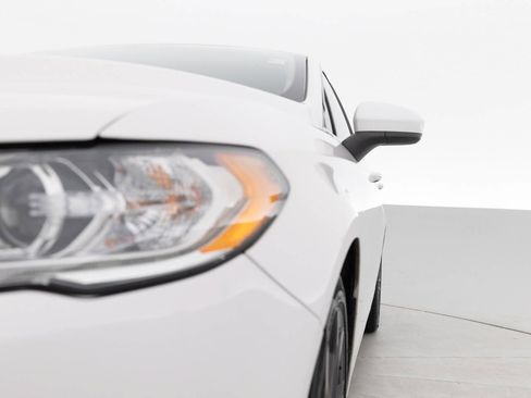 Used 2018 Ford Fusion SE w/ Equipment Group 201A FWD image 12