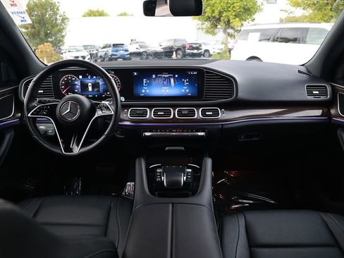 Used 2025 Mercedes-Benz GLE 450e 4MATIC w/ Driver Assistance Package image 25