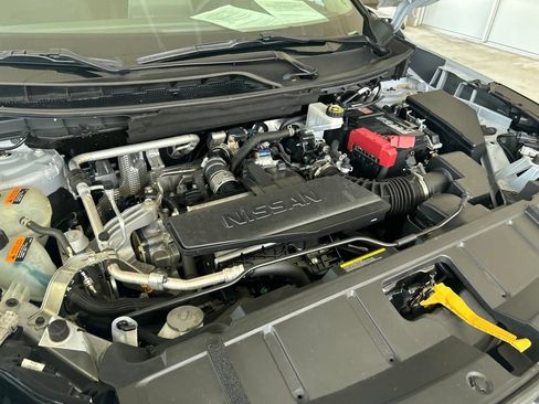Used 2024 Nissan Rogue S FWD image 12
