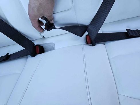 Used 2018 Tesla Model 3 Long Range image 19