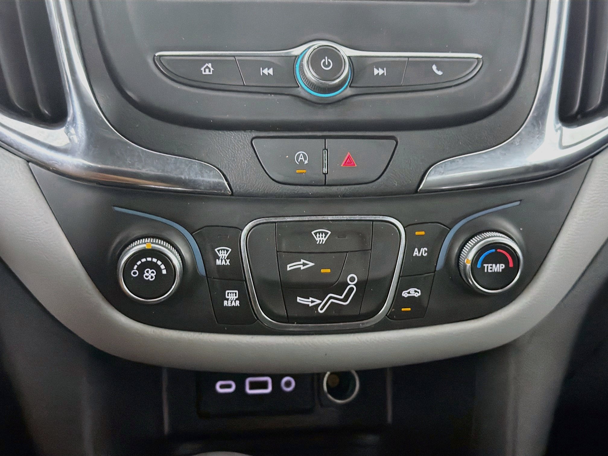 Used 2023 Chevrolet Equinox LS w/ LS Convenience Package FWD image 24