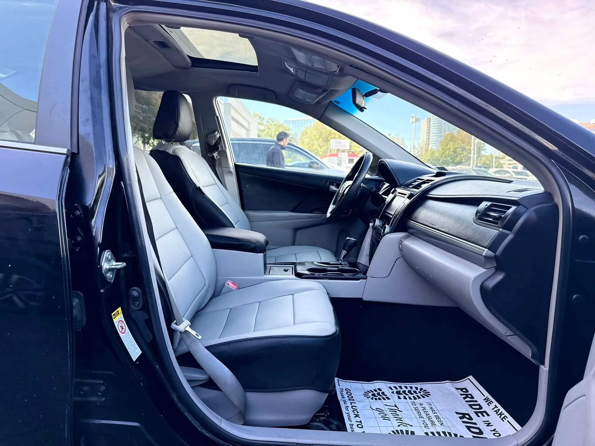 Used 2014 Toyota Camry LE FWD image 30