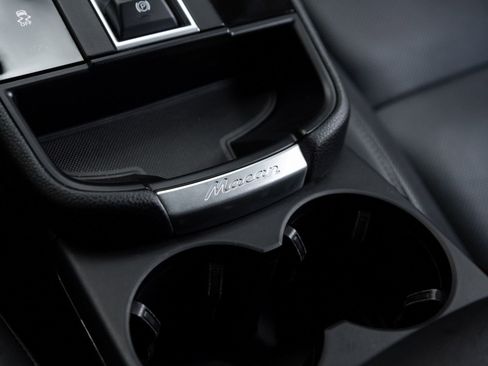 Certified 2023 Porsche Macan AWD/4WD image 27
