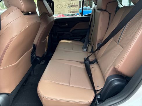 New 2026 Toyota 4Runner Limited AWD/4WD image 16