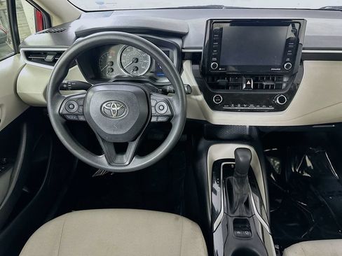 Used 2022 Toyota Corolla LE FWD image 16