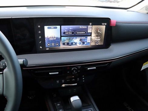 New 2025 Nissan Kicks SR image 15