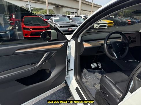 Used 2022 Tesla Model Y Performance AWD/4WD image 18