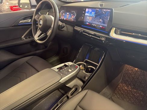 Used 2024 BMW X1 xDrive28i w/ Convenience Package image 2