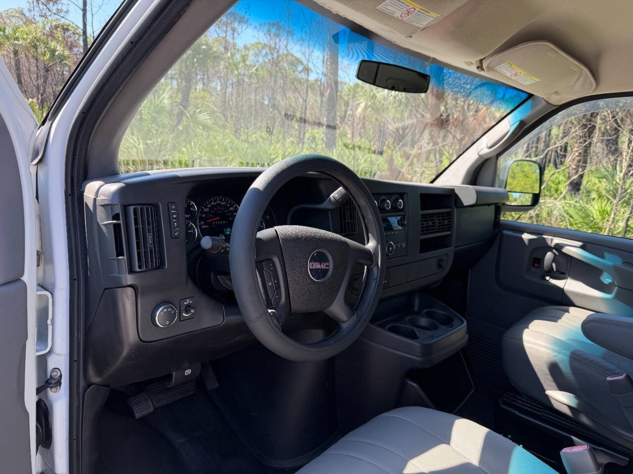 Used 2011 GMC Savana 2500 RWD image 11