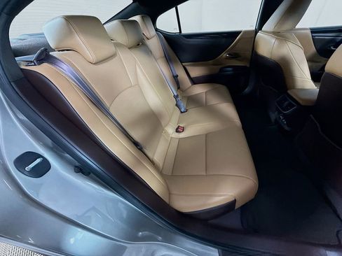 Used 2020 Lexus ES 350 w/ Premium Package image 28