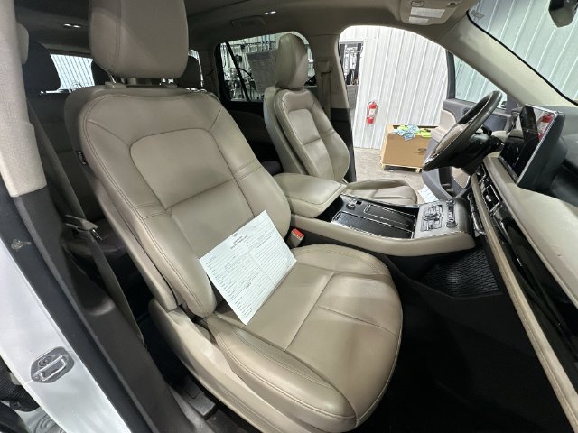 Used 2022 Lincoln Aviator AWD w/ Premium Package image 32