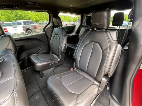 New 2027 Chrysler Pacifica Select FWD image 22