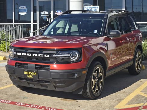 Certified 2024 Ford Bronco Sport Outer Banks w/ Tech Package image 2