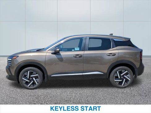 Used 2025 Nissan Kicks SV FWD image 10