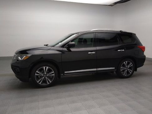 Used 2020 Nissan Pathfinder Platinum image 2