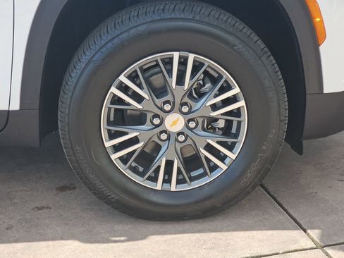 New 2026 Chevrolet Traverse LT FWD image 39