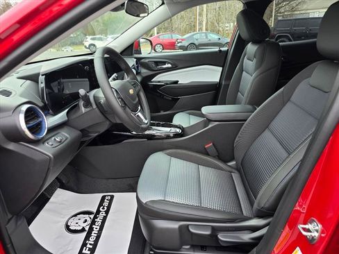 New 2026 Chevrolet Trax LT w/ LT Convenience Package image 9