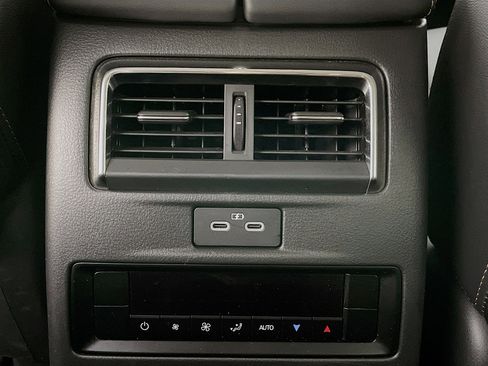 Used 2024 MAZDA CX-90 Plug-In Hybrid w/ Premium Pkg image 28