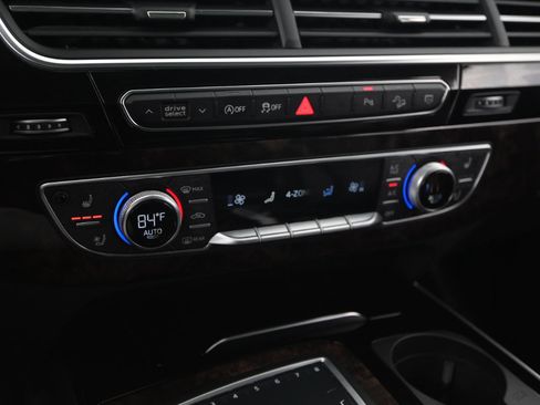 Used 2018 Audi Q7 3.0T Prestige image 34