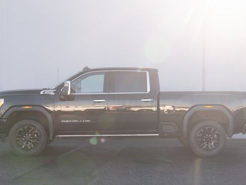 Used 2022 GMC Sierra 3500 Denali w/ Denali Black Diamond Edition image 34