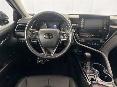 Certified 2022 Toyota Camry SE image 31