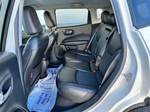 Used 2020 Jeep Compass Trailhawk image 12