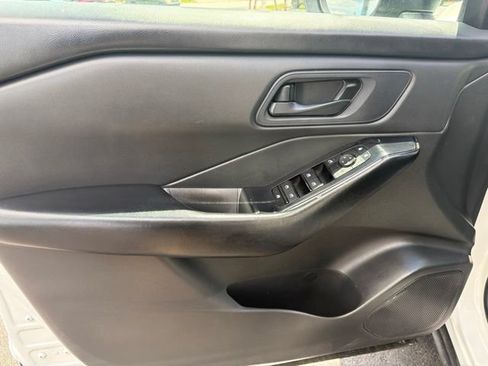 Used 2024 Nissan Rogue S AWD/4WD image 28