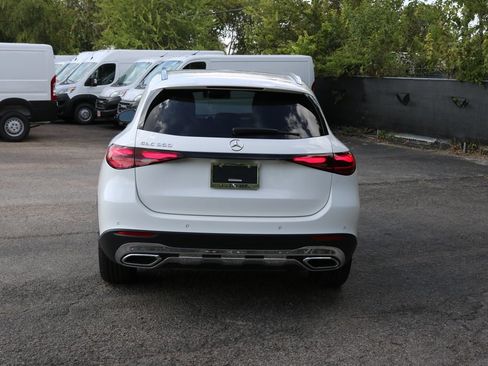 Used 2026 Mercedes-Benz GLC 300 image 4
