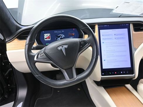 Used 2020 Tesla Model S Long Range Plus image 27