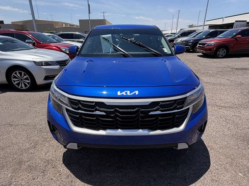 Certified 2024 Kia Seltos LX AWD/4WD image 3