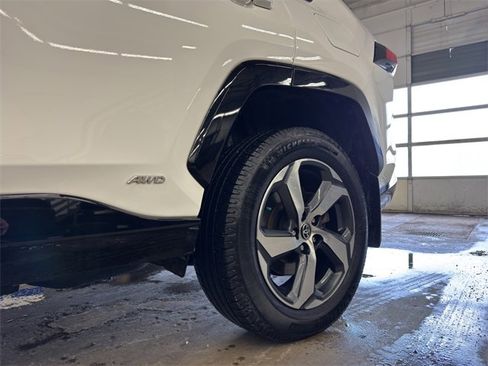 Used 2021 Toyota RAV4 SE image 28