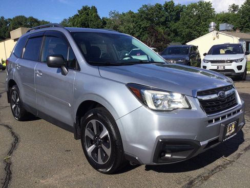 Used 2017 Subaru Forester 2.5i w/ Alloy Wheel Package AWD/4WD image 6