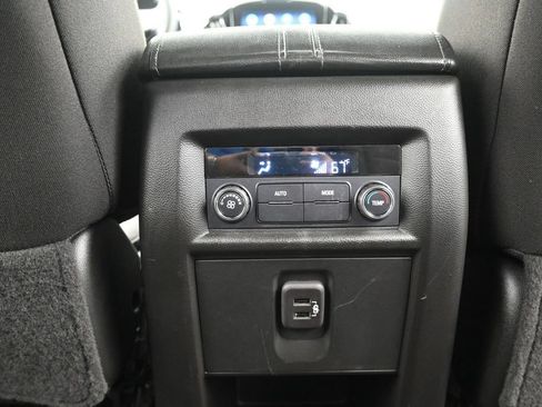 Used 2023 Chevrolet Traverse LT AWD/4WD image 16