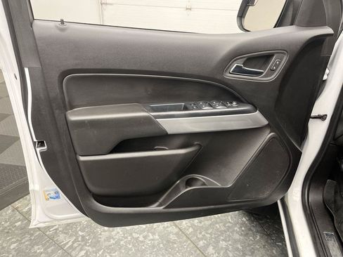 Certified 2019 Chevrolet Colorado ZR2 w/ ZR2 Dusk Special Edition AWD/4WD image 8