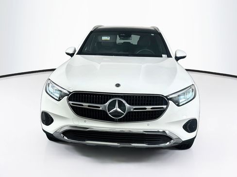 Used 2025 Mercedes-Benz GLC 300 image 2