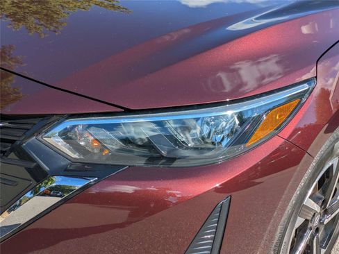 Used 2025 Nissan Sentra SV FWD image 13