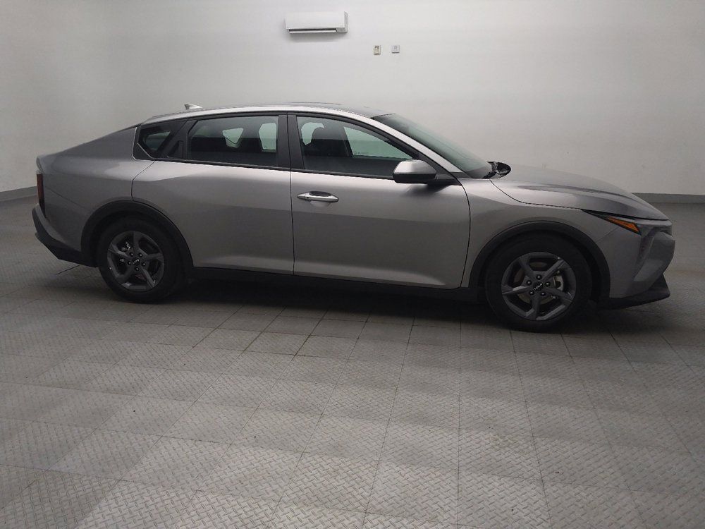 Used 2025 Kia K4 FWD image 11