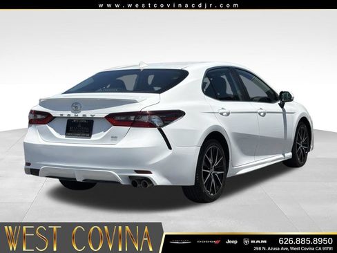 Used 2024 Toyota Camry SE FWD image 10