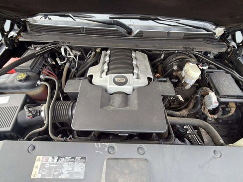 Used 2019 Cadillac Escalade Premium Luxury image 22