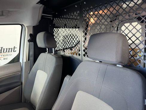 Used 2023 Ford Transit Connect XL image 2