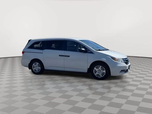 Used 2016 Honda Odyssey LX image 2