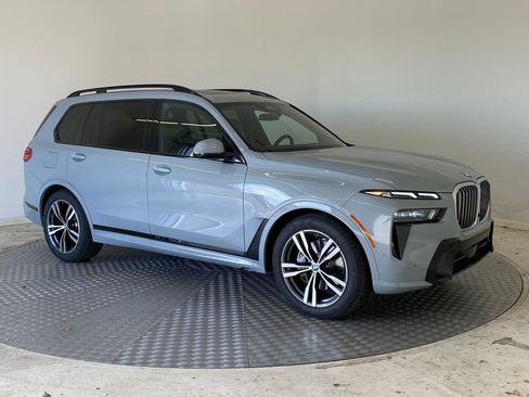 New 2026 BMW X7 xDrive40i w/ M Sport Package image 6