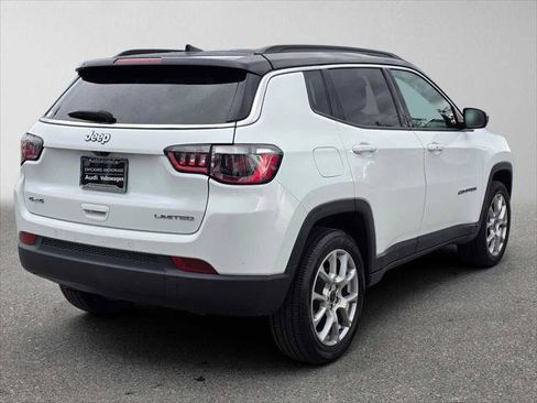Used 2025 Jeep Compass Limited AWD/4WD image 3