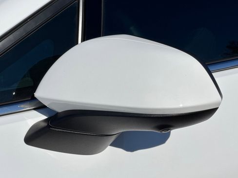 Used 2024 Chevrolet Equinox EV LT image 48