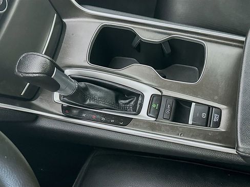 Used 2022 Honda Accord LX image 16