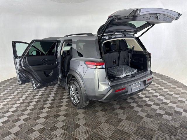 Certified 2025 Nissan Pathfinder SV w/ Cargo Package AWD/4WD image 16